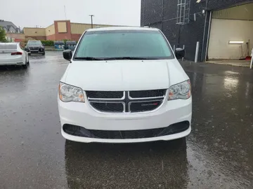 2016 Dodge Grand Caravan - image 2