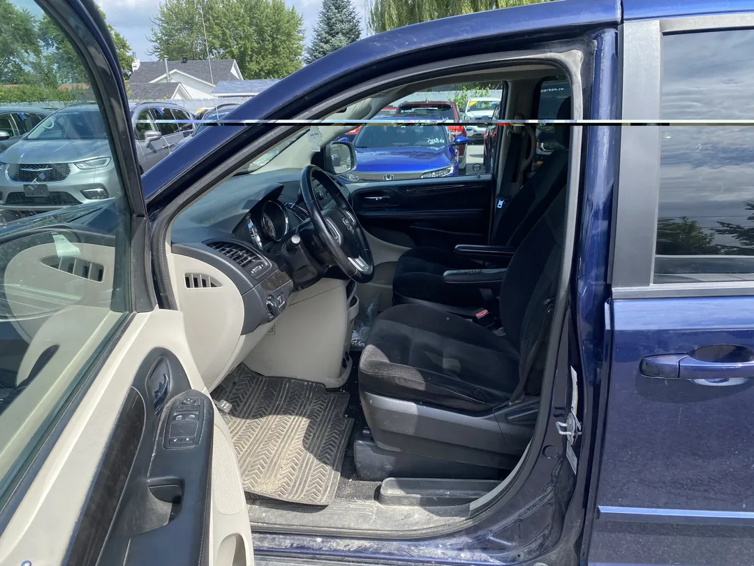 2017 Dodge Grand Caravan — photo 7