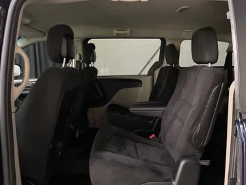 2017 Dodge Grand Caravan - image 11