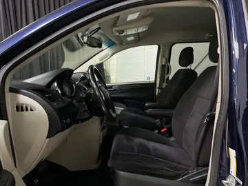 2017 Dodge Grand Caravan - image 10