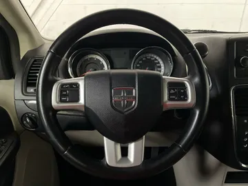 2017 Dodge Grand Caravan - image 16