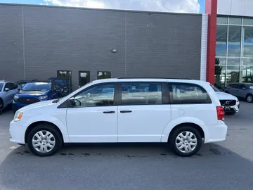 2019 Dodge Grand Caravan - image 4