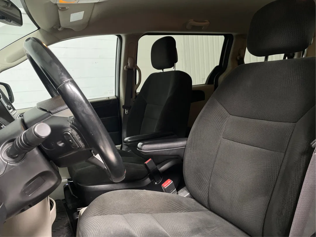 2016 Dodge Grand Caravan — photo 3
