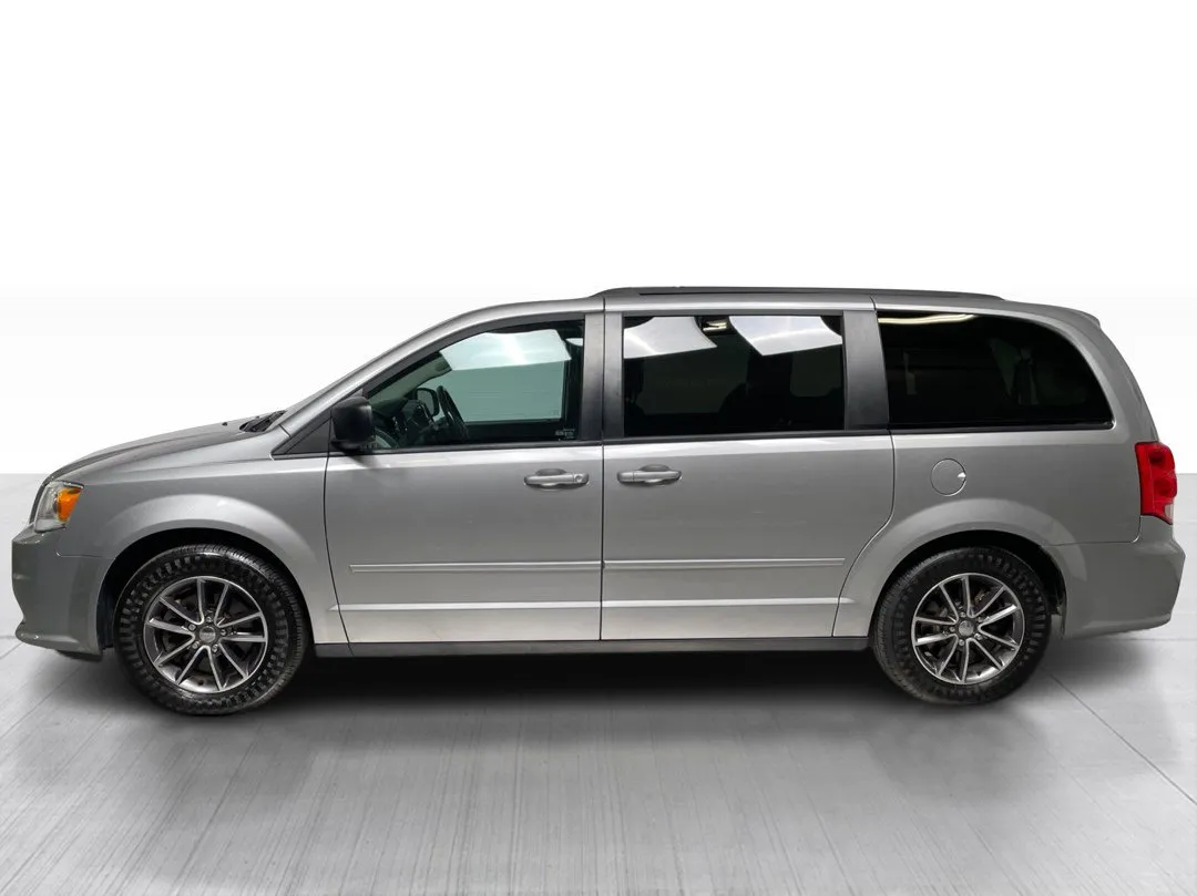 2016 Dodge Grand Caravan — photo 8