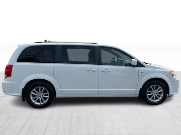 2019 Dodge Grand Caravan - image 2