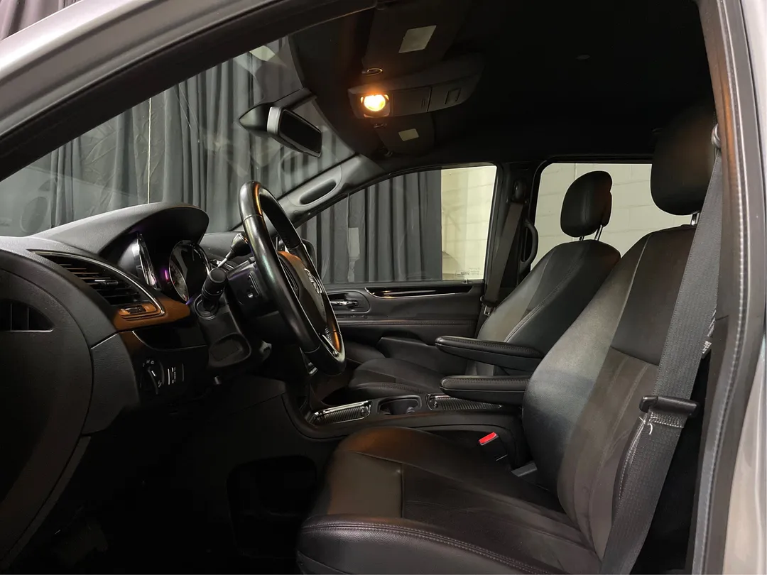 2020 Dodge Grand Caravan — photo 3
