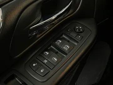 2020 Dodge Grand Caravan - image 21