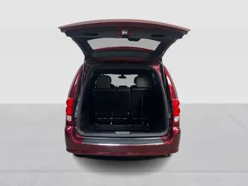 2020 Dodge Grand Caravan - image 12
