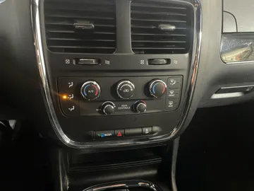 2020 Dodge Grand Caravan - image 20