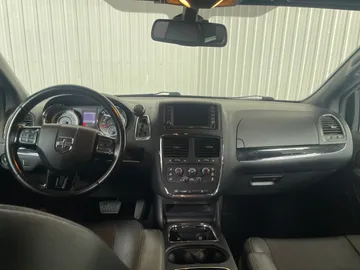 2020 Dodge Grand Caravan - image 4