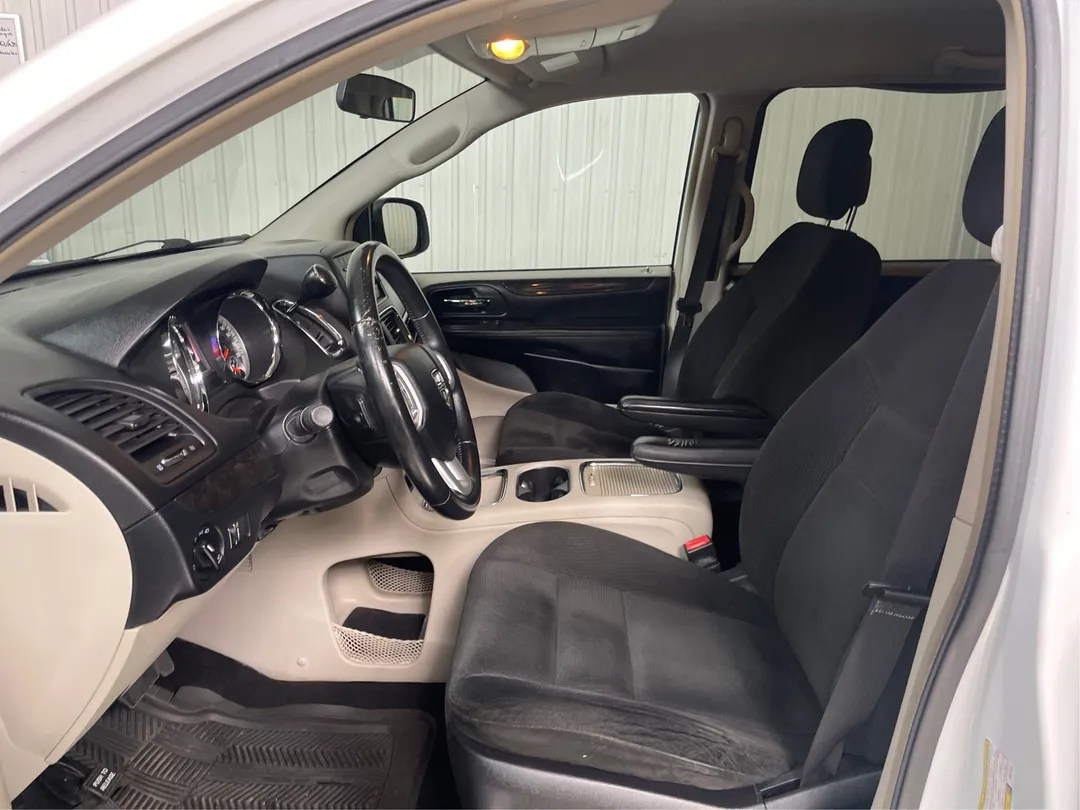 2016 Dodge Grand Caravan — photo 3