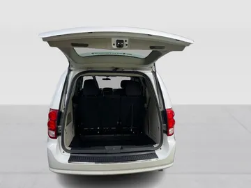 2016 Dodge Grand Caravan - image 12