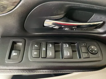 2016 Dodge Grand Caravan - image 20