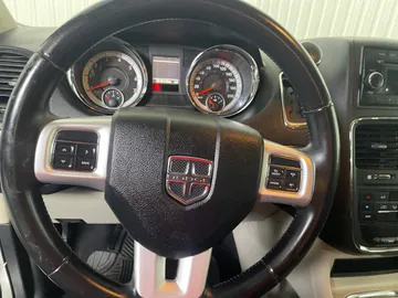 2016 Dodge Grand Caravan - image 16