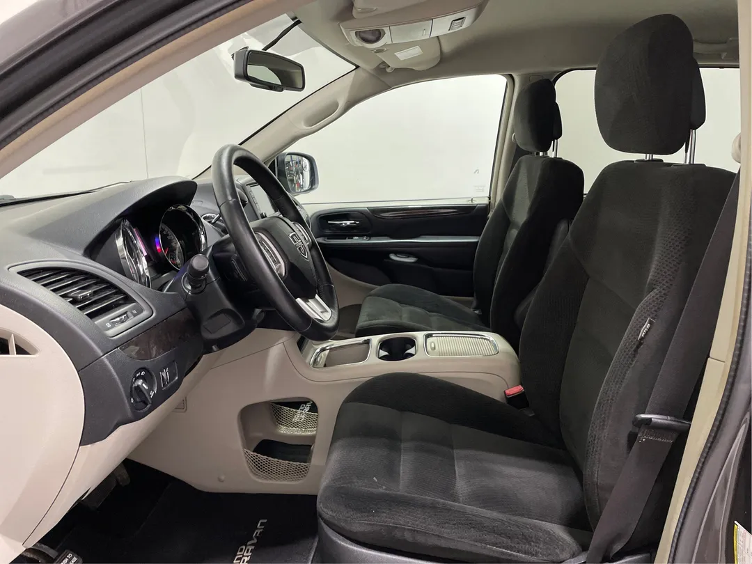 2016 Dodge Grand Caravan — photo 3