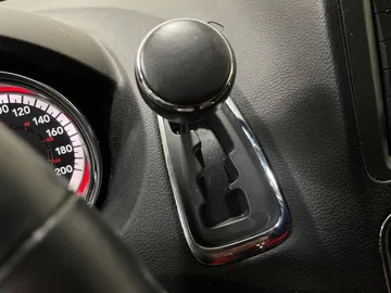 2016 Dodge Grand Caravan - image 25