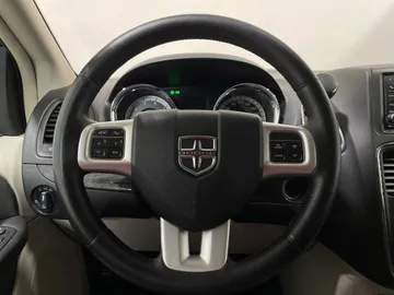 2016 Dodge Grand Caravan - image 23