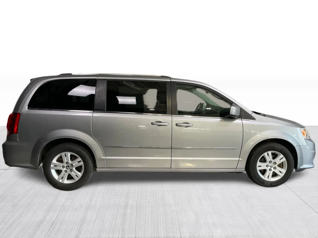 2017 Dodge Grand Caravan — photo 2