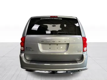 2017 Dodge Grand Caravan - image 11