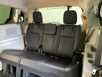 2020 Dodge Grand Caravan - image 15