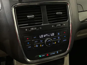 2020 Dodge Grand Caravan - image 21