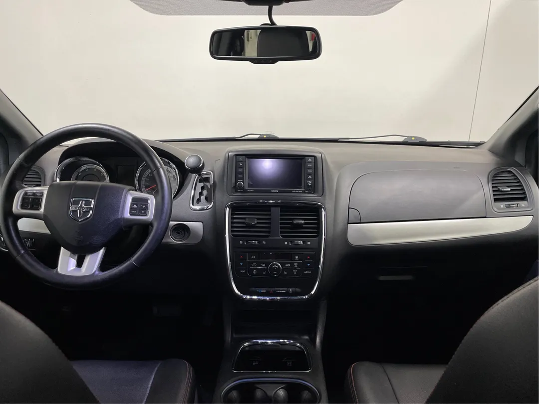 2017 Dodge Grand Caravan — photo 4