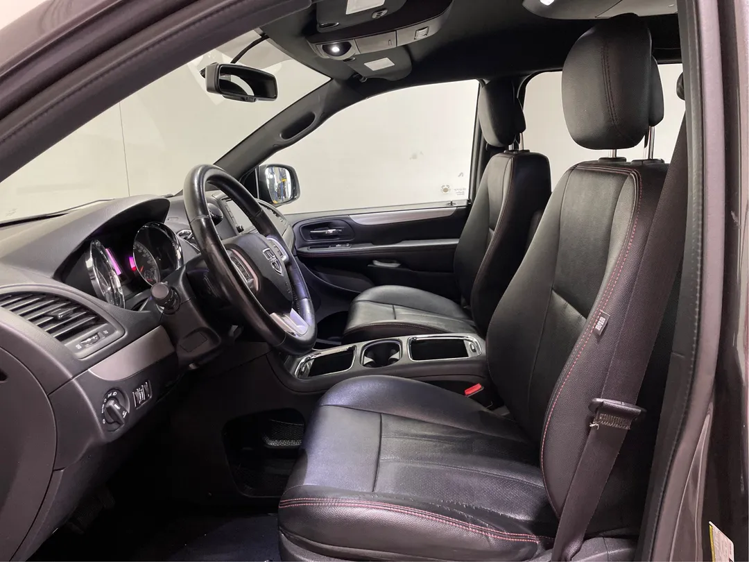 2017 Dodge Grand Caravan — photo 3