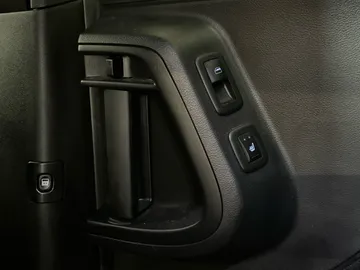2017 Dodge Grand Caravan - image 30