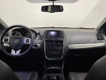 2017 Dodge Grand Caravan - image 4