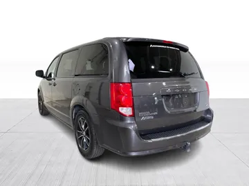 2017 Dodge Grand Caravan - image 10