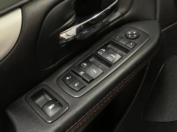 2017 Dodge Grand Caravan - image 22