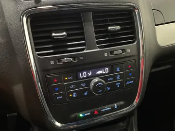 2017 Dodge Grand Caravan - image 21