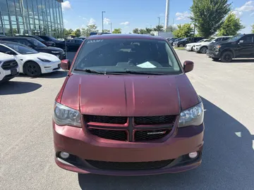 2020 Dodge Grand Caravan - image 2