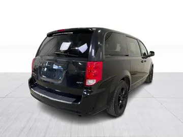 2020 Dodge Grand Caravan - image 13