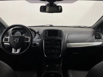 2020 Dodge Grand Caravan - image 4