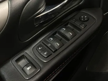 2020 Dodge Grand Caravan - image 22