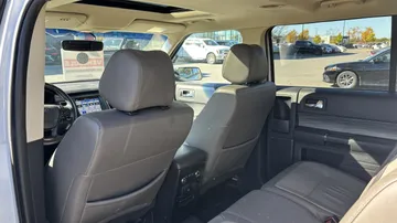 2017 Ford Flex - image 7