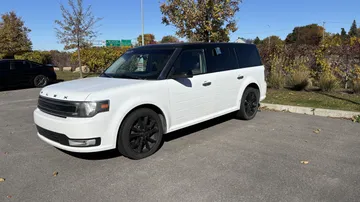2017 Ford Flex - image 3