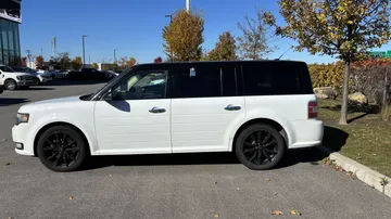 2017 Ford Flex - image 4