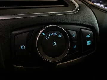 2022 Ford Edge - image 20