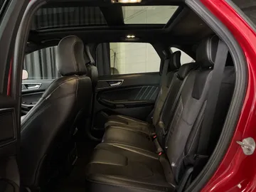 2022 Ford Edge - image 16