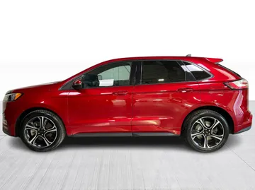 2022 Ford Edge - image 11