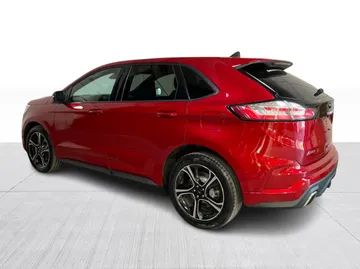 2022 Ford Edge - image 12
