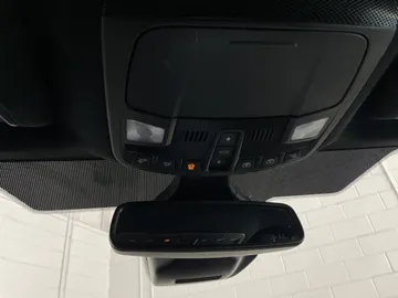 2022 Ford Edge - image 17