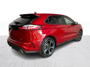 2022 Ford Edge - image 15
