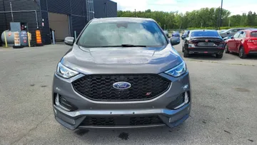 2021 Ford Edge - image 2
