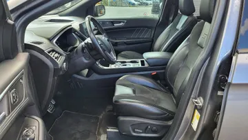 2021 Ford Edge - image 8