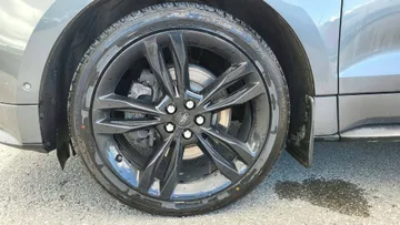 2021 Ford Edge - image 7