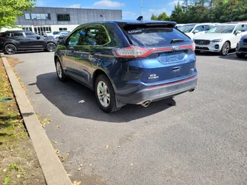 2017 Ford Edge - image 3