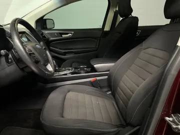 2018 Ford Edge - image 3